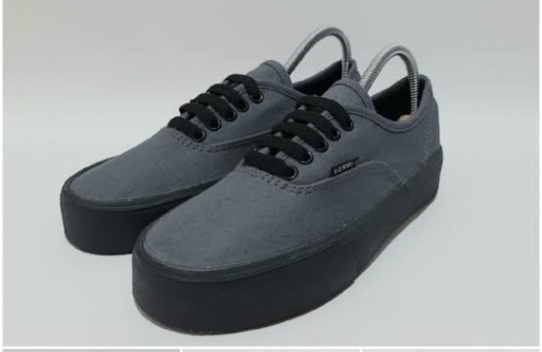 Vans (Unisex) Image 2